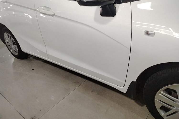 Used Honda Fit 2018 1.5L CVT Comfort Version Right Side Sill