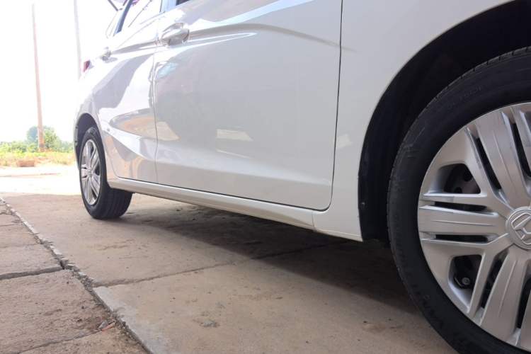 Used Honda Fit 2018 1.5L CVT Comfort Version Right Side Sill