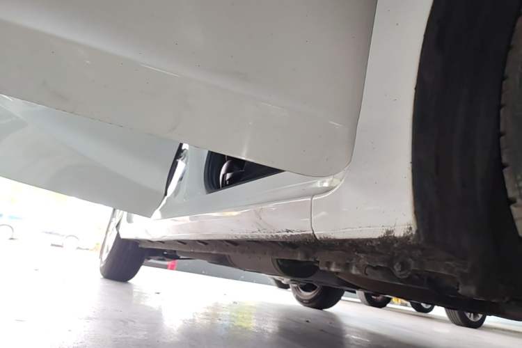 Used Honda Fit 2018 1.5L CVT Comfort Version Right Side Sill