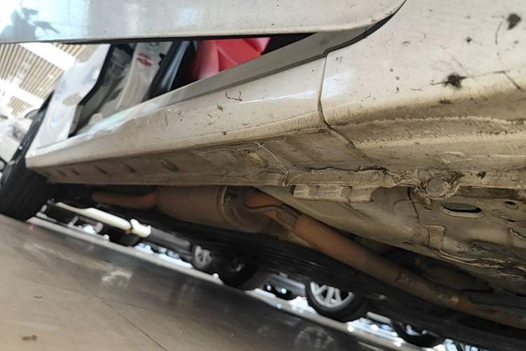 Used Honda Fit 2018 1.5L CVT Comfort Version Right Side Sill