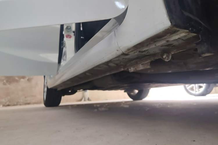 Used Honda Fit 2018 1.5L CVT Comfort Sunroof Version Right Side Sill