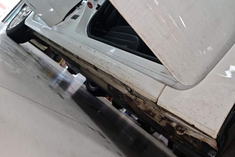 Used Honda Fit 2018 1.5L CVT Comfort Sunroof Version Right Side Sill