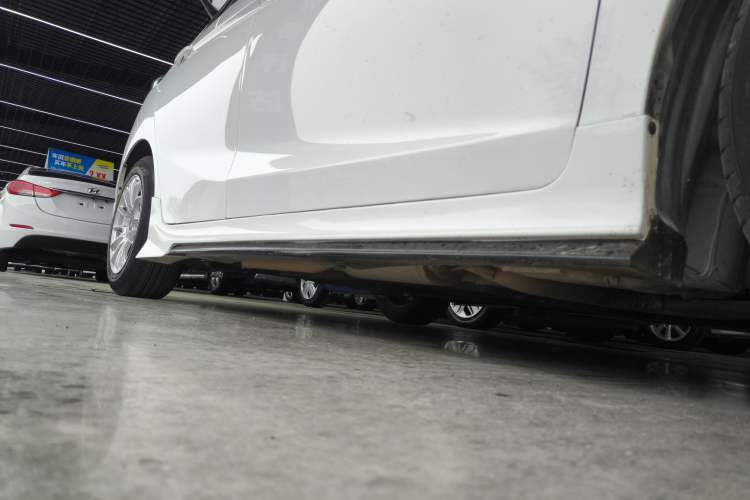 Used Honda Fit 2018 1.5L CVT Comfort Sunroof Version Right Side Sill