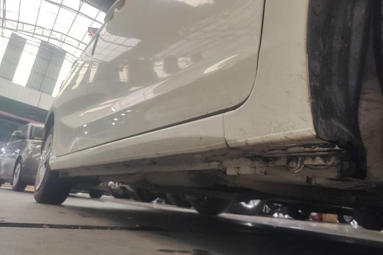 Used Honda Fit 2018 1.5L CVT Comfort Version Right Side Sill