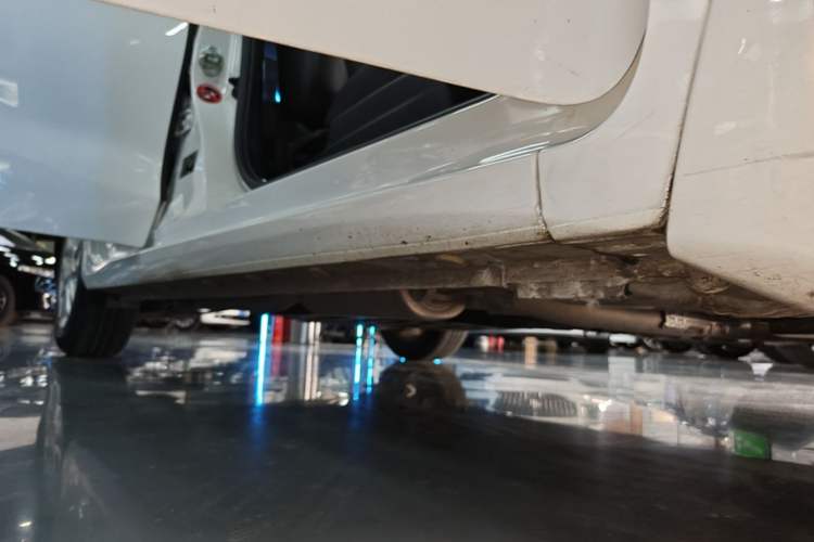 Used Honda Fit 2018 1.5L CVT Comfort Sunroof Version Right Side Sill