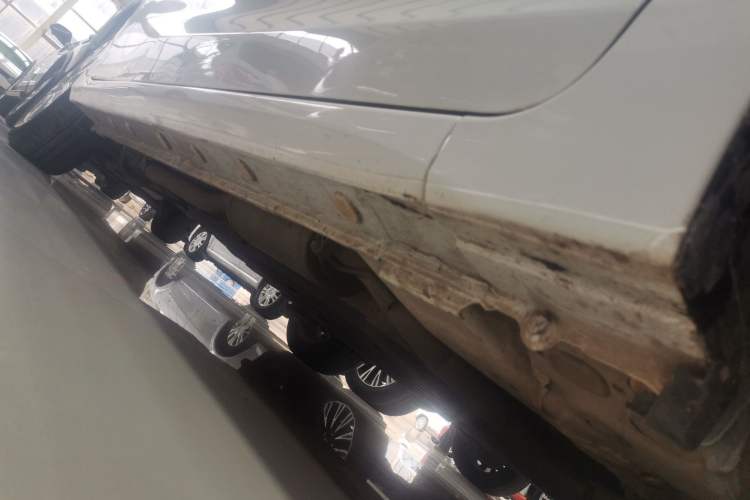 Used Honda Fit 2018 1.5L CVT Comfort Sunroof Version Right Side Sill