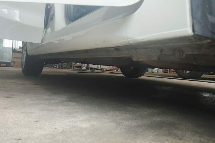 Used Honda Fit 2018 1.5L CVT Comfort Sunroof Version Right Side Sill