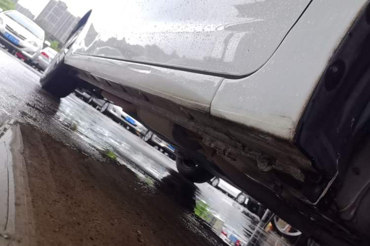 Used Honda Fit 2018 1.5L CVT Comfort Version Right Side Sill