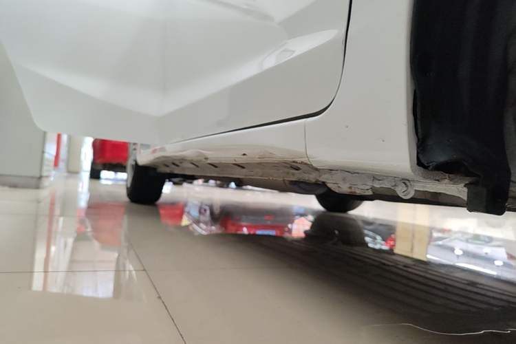 Used Honda Fit 2018 1.5L CVT Comfort Version Right Side Sill