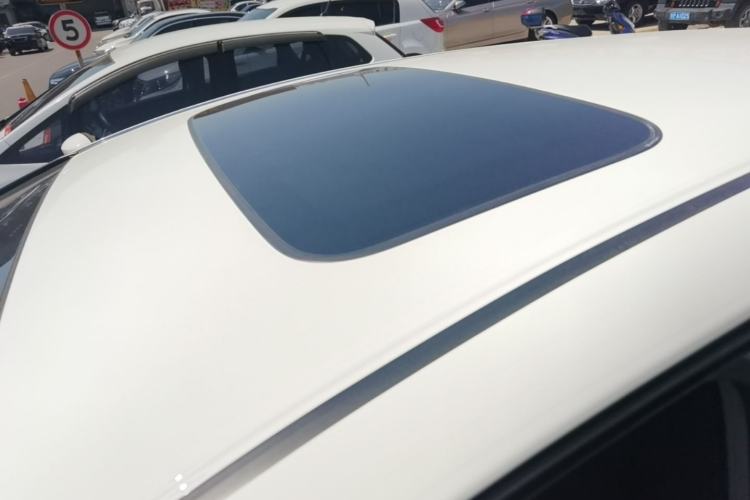 Used Honda Fit 2018 1.5L CVT Comfort Sunroof Version Roof