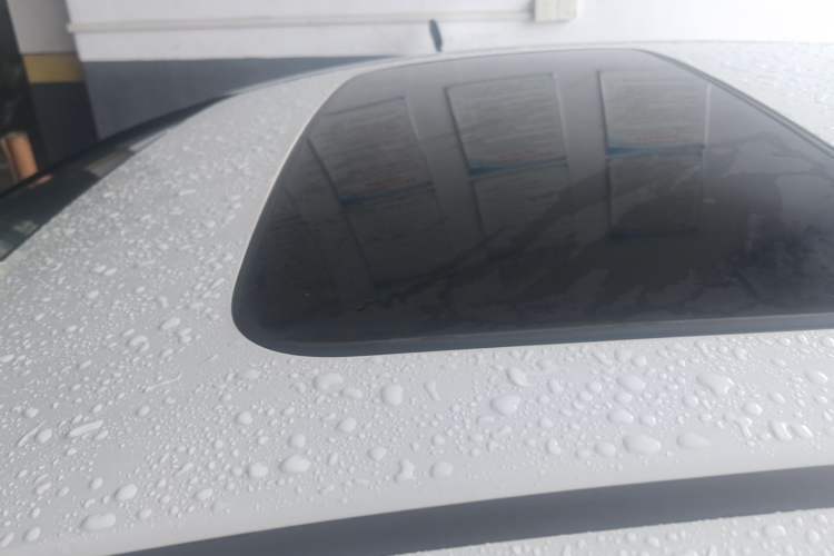 Used Honda Fit 2018 1.5L CVT Comfort Sunroof Version Roof