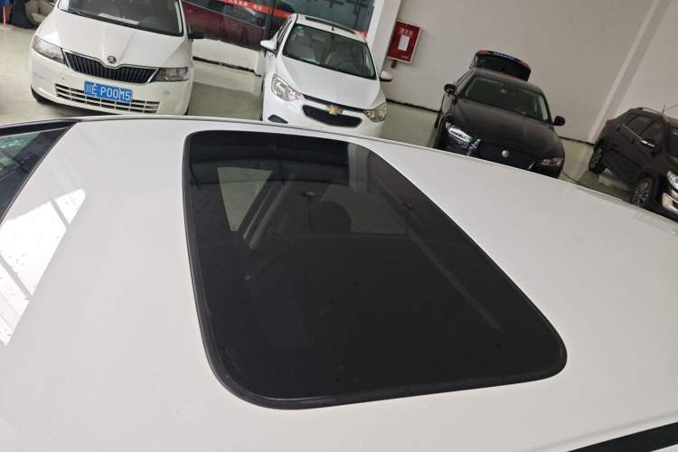 Used Honda Fit 2018 1.5L CVT Comfort Sunroof Version Roof