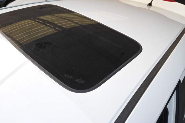 Used Honda Fit 2018 1.5L CVT Comfort Sunroof Version Roof