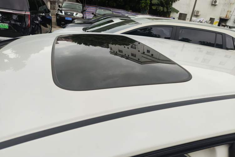 Used Honda Fit 2018 1.5L CVT Comfort Sunroof Version Roof