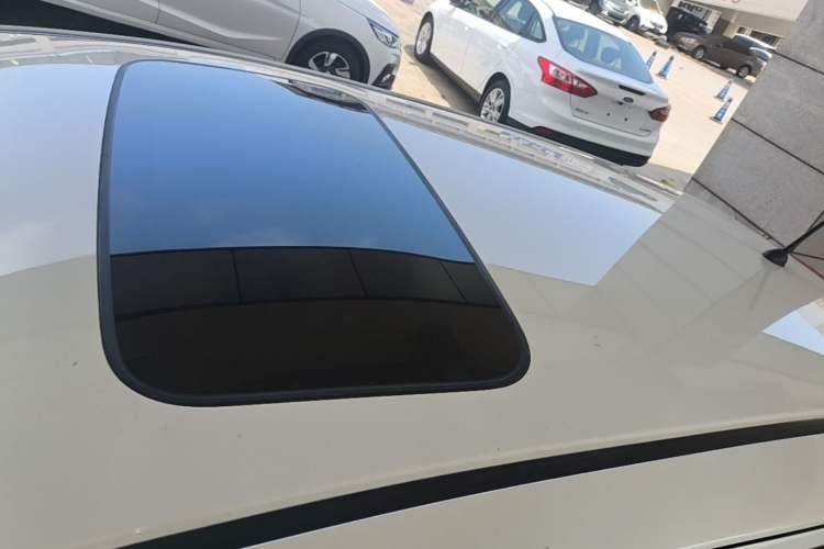 Used Honda Fit 2018 1.5L CVT Comfort Sunroof Version Roof