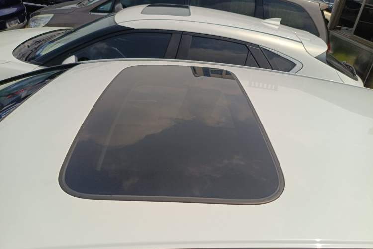 Used Honda Fit 2018 1.5L CVT Comfort Sunroof Version Roof