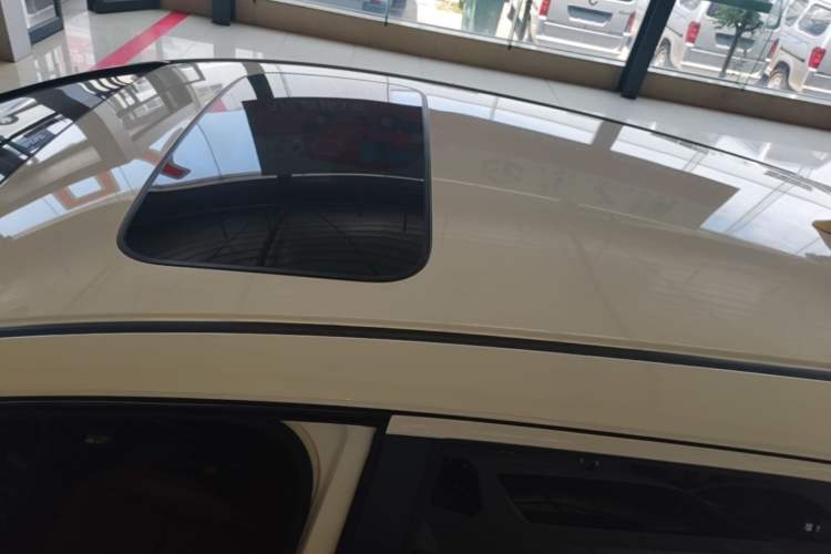 Used Honda Fit 2018 1.5L CVT Comfort Sunroof Version Roof