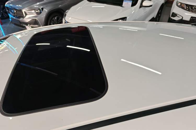 Used Honda Fit 2018 1.5L CVT Comfort Sunroof Version Roof