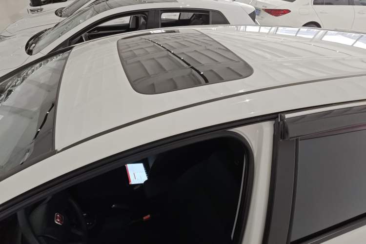 Used Honda Fit 2018 1.5L CVT Comfort Sunroof Version Roof