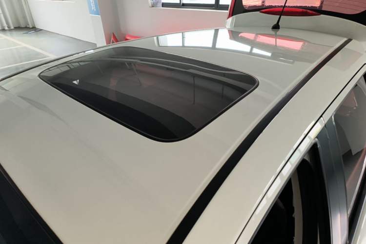 Used Honda Fit 2018 1.5L CVT Comfort Sunroof Version Roof