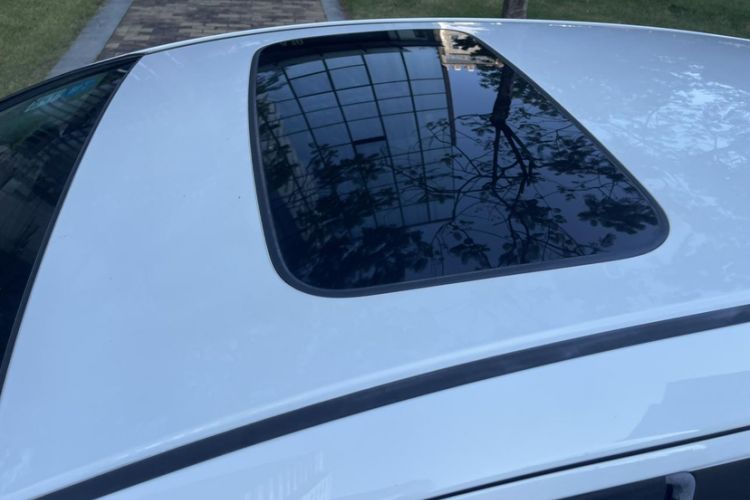 Used Honda Fit 2018 1.5L CVT Comfort Sunroof Version Roof
