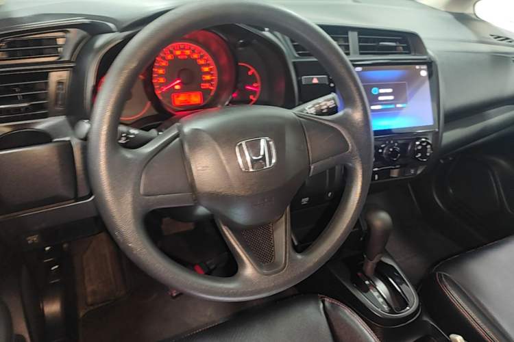 Used Honda Fit 2018 1.5L CVT Comfort Sunroof Version Steering Wheel
