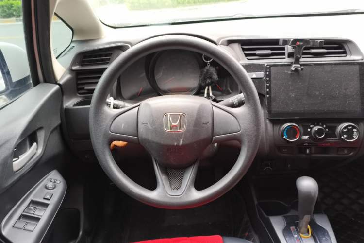 Used Honda Fit 2018 1.5L CVT Comfort Sunroof Version Steering Wheel