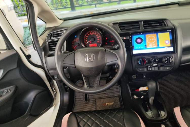Used Honda Fit 2018 1.5L CVT Comfort Sunroof Version Steering Wheel