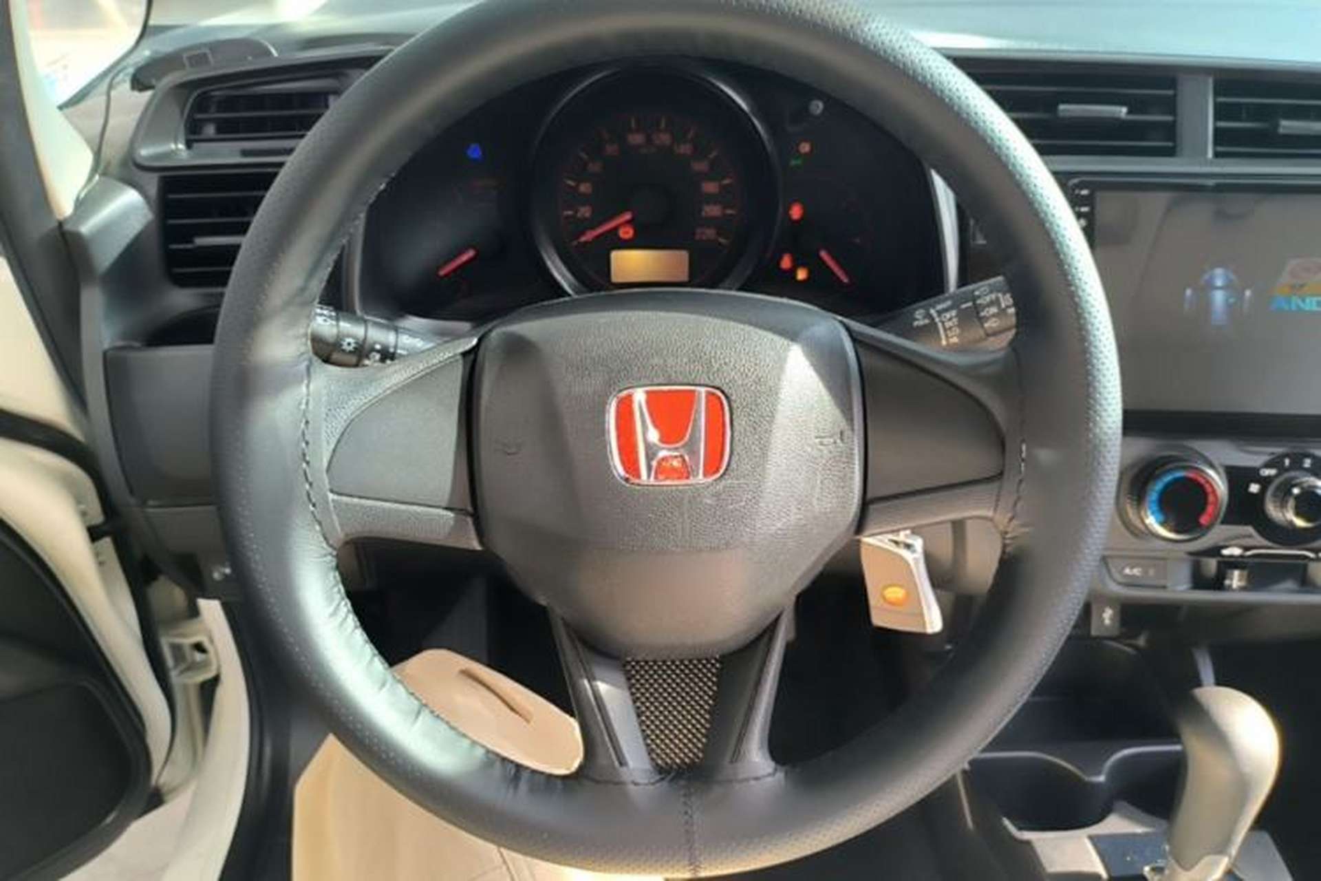 Used Honda Fit 2018 1.5L CVT Comfort Sunroof Version Steering Wheel