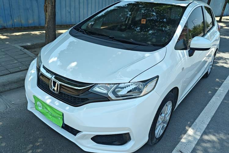 Used Honda Fit 2018 1.5L CVT Comfort Sunroof Version Guazi used car, China used car export, Used car for sale, Used cars, Cheapest cars for sale