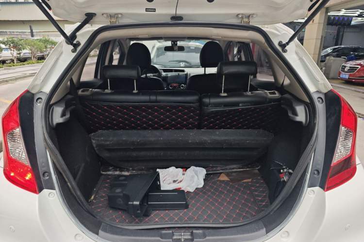 Used Honda Fit 2018 1.5L CVT Trendy Run+ Edition Trunk