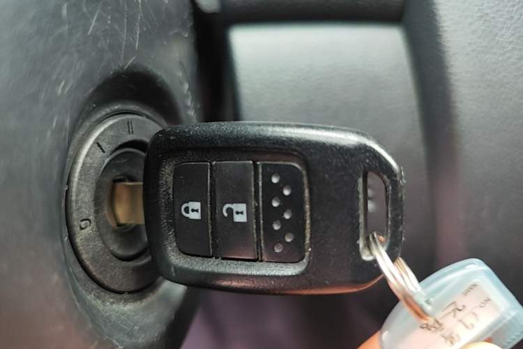 Used Honda Fit 2018 1.5L CVT Comfort Sunroof Version Vehicle Key