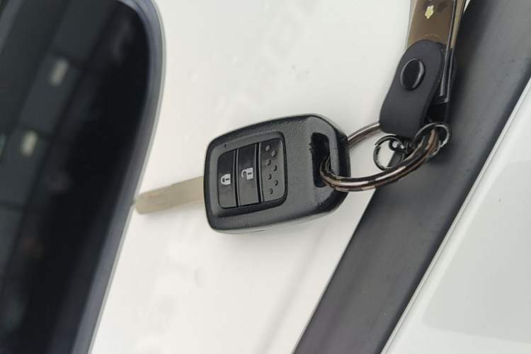 Used Honda Fit 2018 1.5L CVT Comfort Sunroof Version Vehicle Key