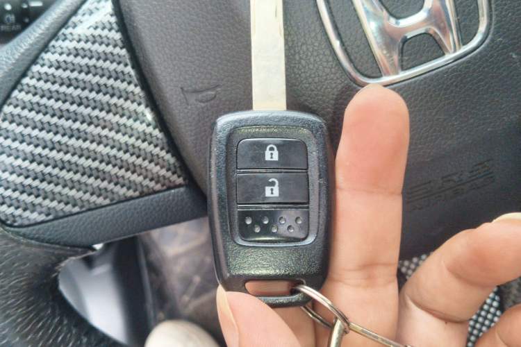 Used Honda Fit 2018 1.5L CVT Comfort Sunroof Version Vehicle Key