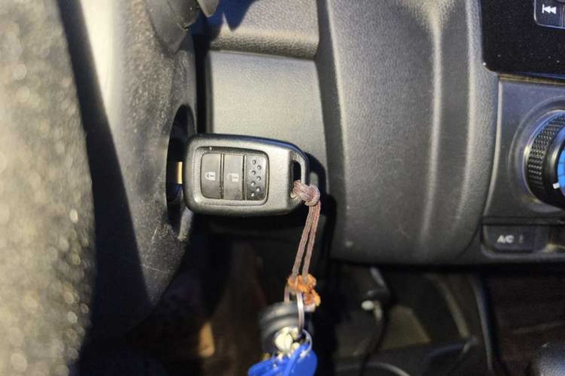 Used Honda Fit 2018 1.5L CVT Comfort Sunroof Version Vehicle Key