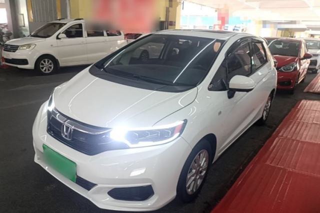 Używany Honda Fit 2018 1.5L CVT Comfort Sunroof Version