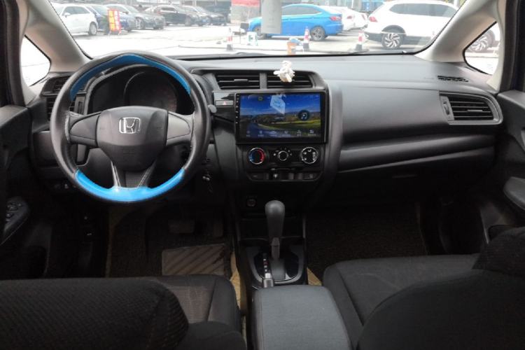 Used Honda Fit 2020 1.5L CVT Comfort Version Center Console