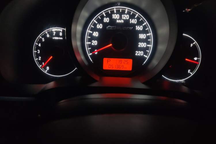 Used Honda Fit 2020 1.5L CVT Comfort Sunroof Version Odometer Close Up