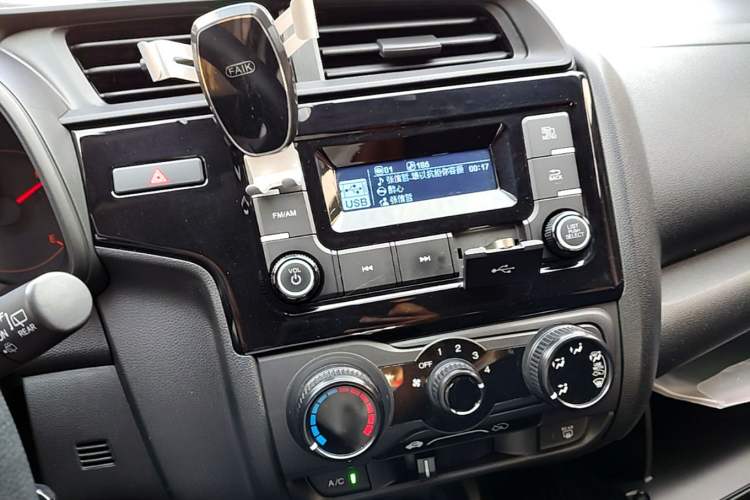 Used Honda Fit 2020 1.5L CVT Comfort Sunroof Version Audio And AC Panel