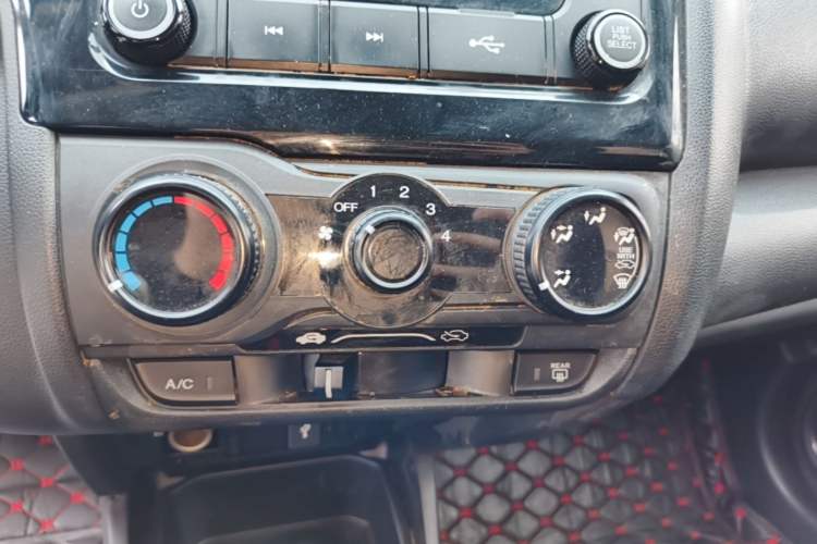 Used Honda Fit 2020 1.5L CVT Comfort Version Audio And AC Panel