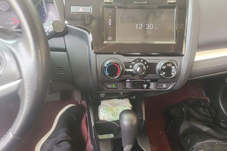 Used Honda Fit 2020 1.5L CVT Comfort Sunroof Version Audio And AC Panel