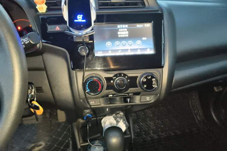 Used Honda Fit 2020 1.5L CVT Comfort Version Audio And AC Panel