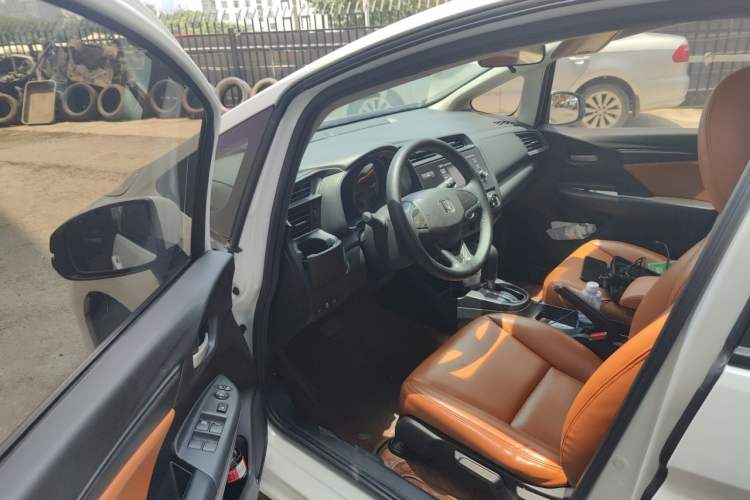 Used Honda Fit 2020 1.5L CVT Comfort Sunroof Version Driver Seat