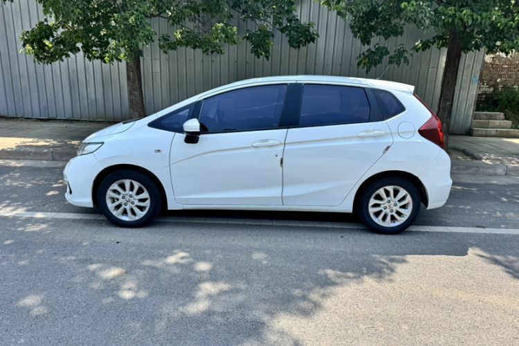 Used Honda Fit 2020 1.5L CVT Comfort Sunroof Version Exterior 2