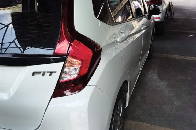 Used Honda Fit 2020 1.5L CVT Comfort Version Exterior 3