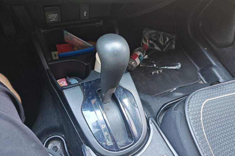 Used Honda Fit 2020 1.5L CVT Comfort Sunroof Version Gear Lever