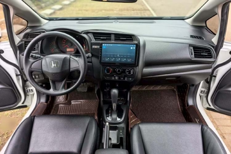 Used Honda Fit 2020 1.5L CVT Comfort Sunroof Version Interior 1