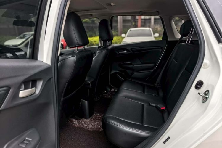 Used Honda Fit 2020 1.5L CVT Comfort Sunroof Version Interior 3