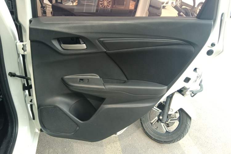Used Honda Fit 2020 1.5L CVT Comfort Version Interior 4