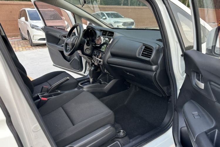 Used Honda Fit 2020 1.5L CVT Comfort Version Interior 7